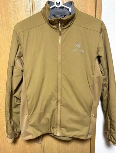 24 year made ARC'TERYX atom Atom Arc'teryx