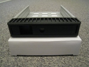 ICY BOX IB-129SSK-B Carrier / Wechselrahmen für 3,5"/2,5" SATA/SAS Festplatten