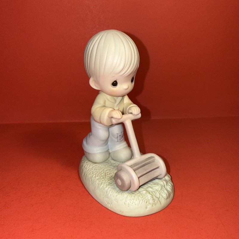 Precious Moments  "Mow Power To Ya!" - 1989 Members Only Figurine