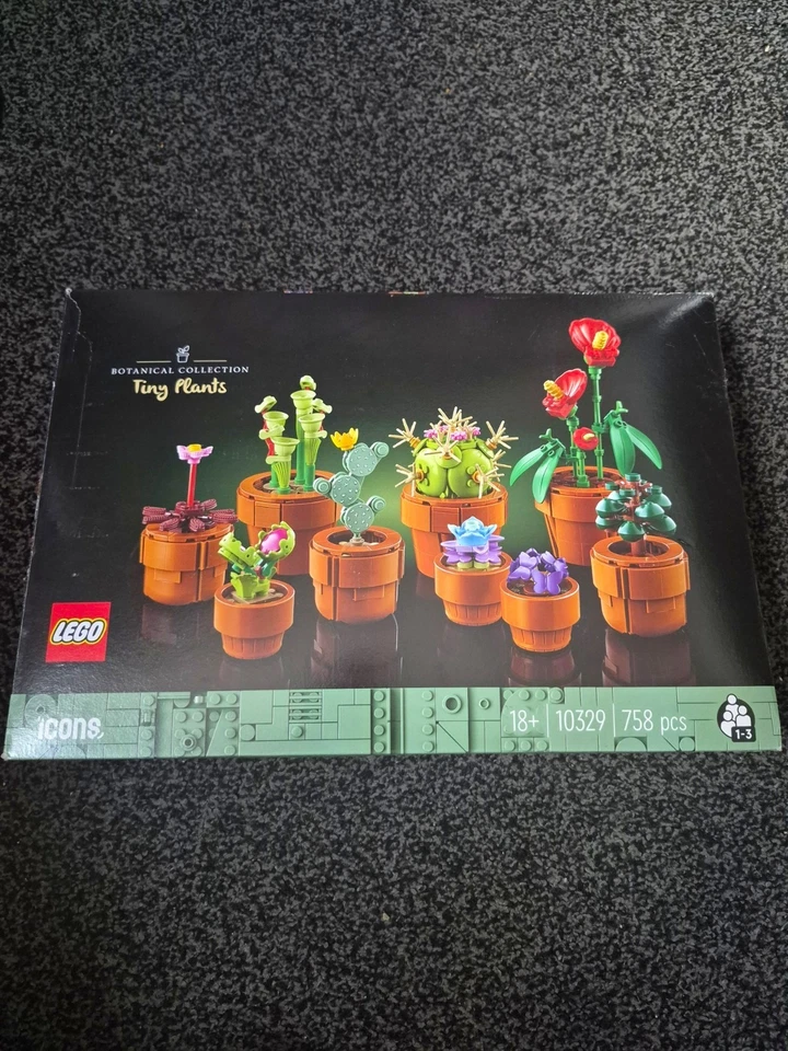 LEGO Botanicals 10329 Tiny Plants, photo 1 of 4