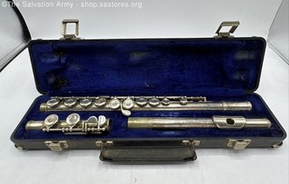 2.9LB W.T. Armstrong Model 104 Student Flute W/ Case