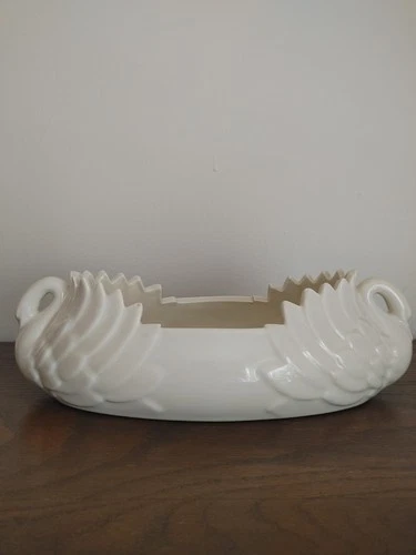 Vintage Haeger white Double Handled Swans