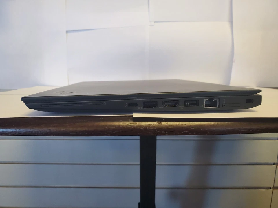 Notebook Lenovo ThinkPad T470s 14" Intel i5 7ª Geração 16GB RAM 256GB SSD WiFi Win 11 - Imagem 4 de 4