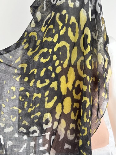 Versace New Auth Black White Print Wool Cashmere Silk Scarf Wrap Shawl 26"x75" - Picture 5 of 8