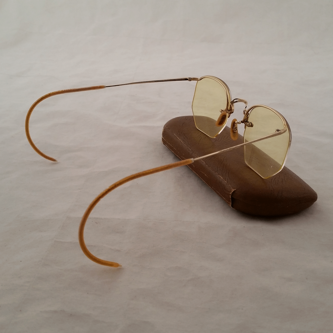 Bausch & Lomb Numont Ful-Vue True Antique 12k Gold Fill Eyeglasses and Case - Picture 7 of 12