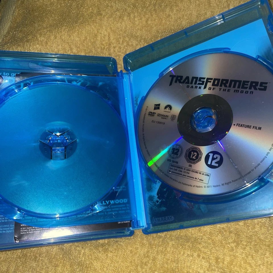 Transformers: Dark of the Moon Blu-ray Triple Play Edition - Image 4 of 4
