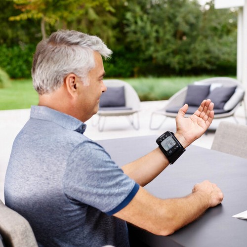 Omron RS7 Intelli IT Bluetooth Wrist Blood Pressure Monitor 5-YEAR GUARANTEE - Picture 3 of 5