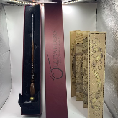 #ad Ollivander#x27;s Interactive Ivy Wand 11 Universal Wizarding World Harry Potter OB $52.82