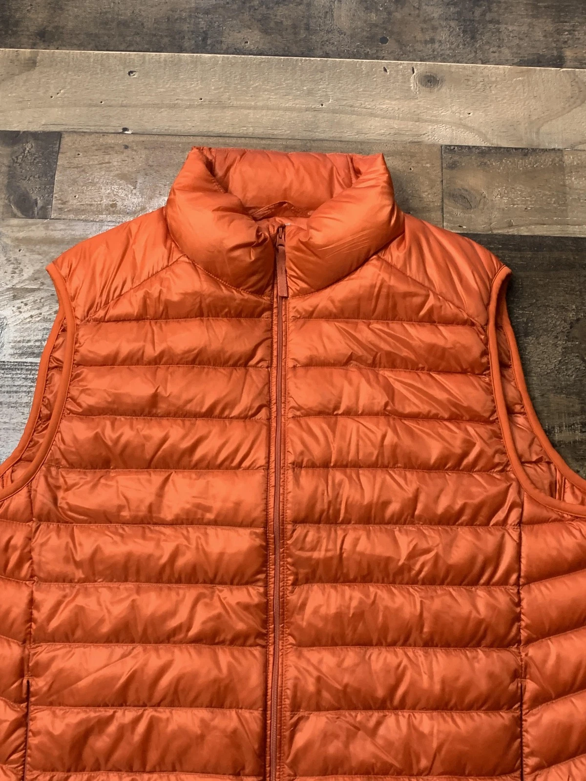 Uniqlo Vest Mens Large Orange Lightweight Down Puffer Full Zip Insulated Nylon
