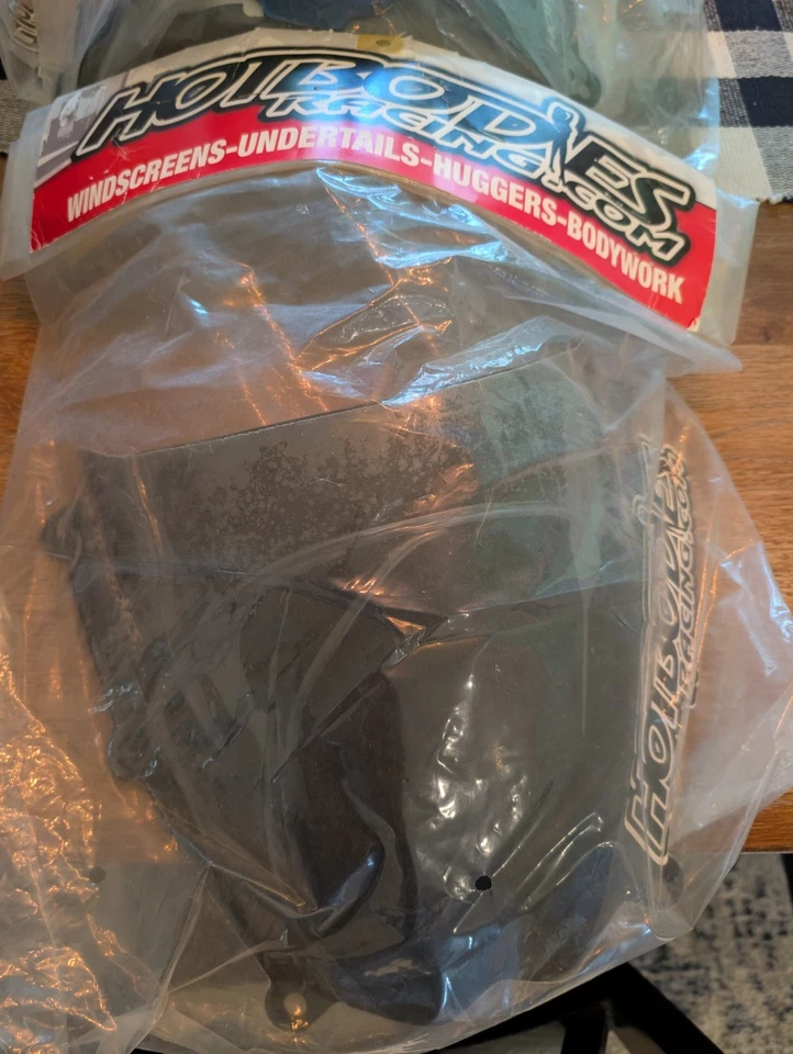 07-08 GSXR 1000 Dark Smoke Hotbodies GP Bubble pára-brisa - Imagem 2 de 3