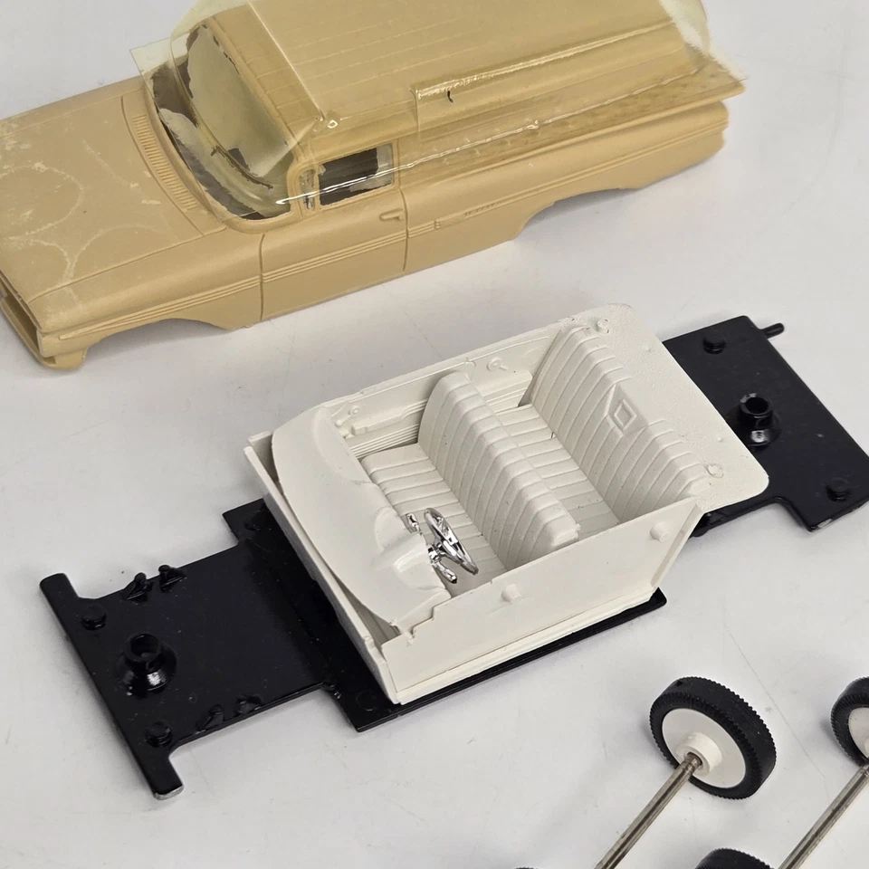 1/43 Provence Moulage Vitesse 1959 Chevrolet Impala panel truck kit - No Box  - Image 4 of 4