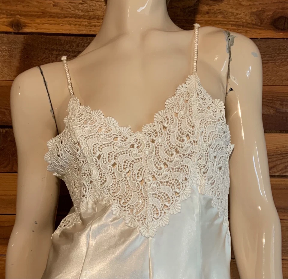 CAMISÓN BABYDOLL GO SOFTLY MARFIL SATINADO TALLA PEQUEÑA #14671 Foto 4 de 4