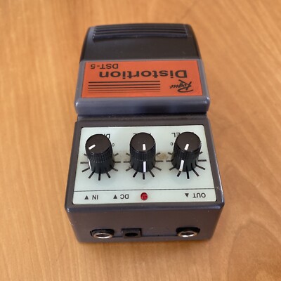 Rogue DST-5 Analog Distortion Overdrive Rare Vintage Guitar Effect
