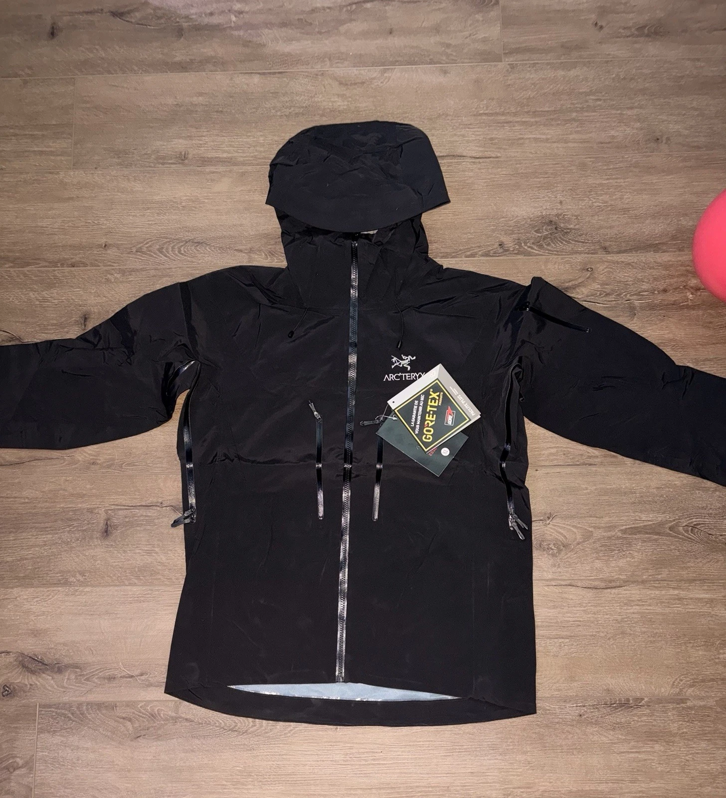 Black Arcteryx Alpha SV Gore-Tex Pro Men's Rain Jacket Size XL
Opens in a new window or tab