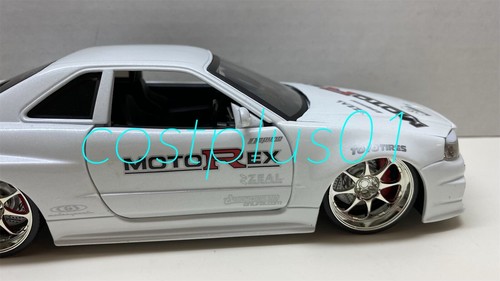 JADA DUB CITY 2002 NISSAN SKYLINE GT R R34 1:24 WHITE MOTOREX - Picture 7 of 12