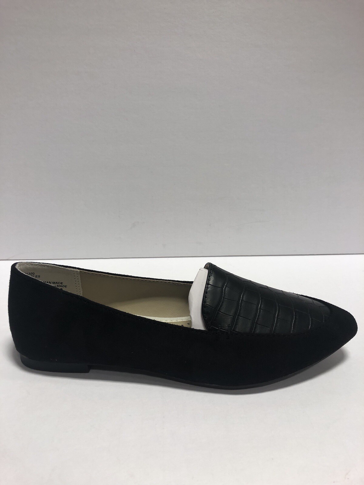 Rialto Women’s Smiles, Black SlipOn Flats, Size 7M Gem