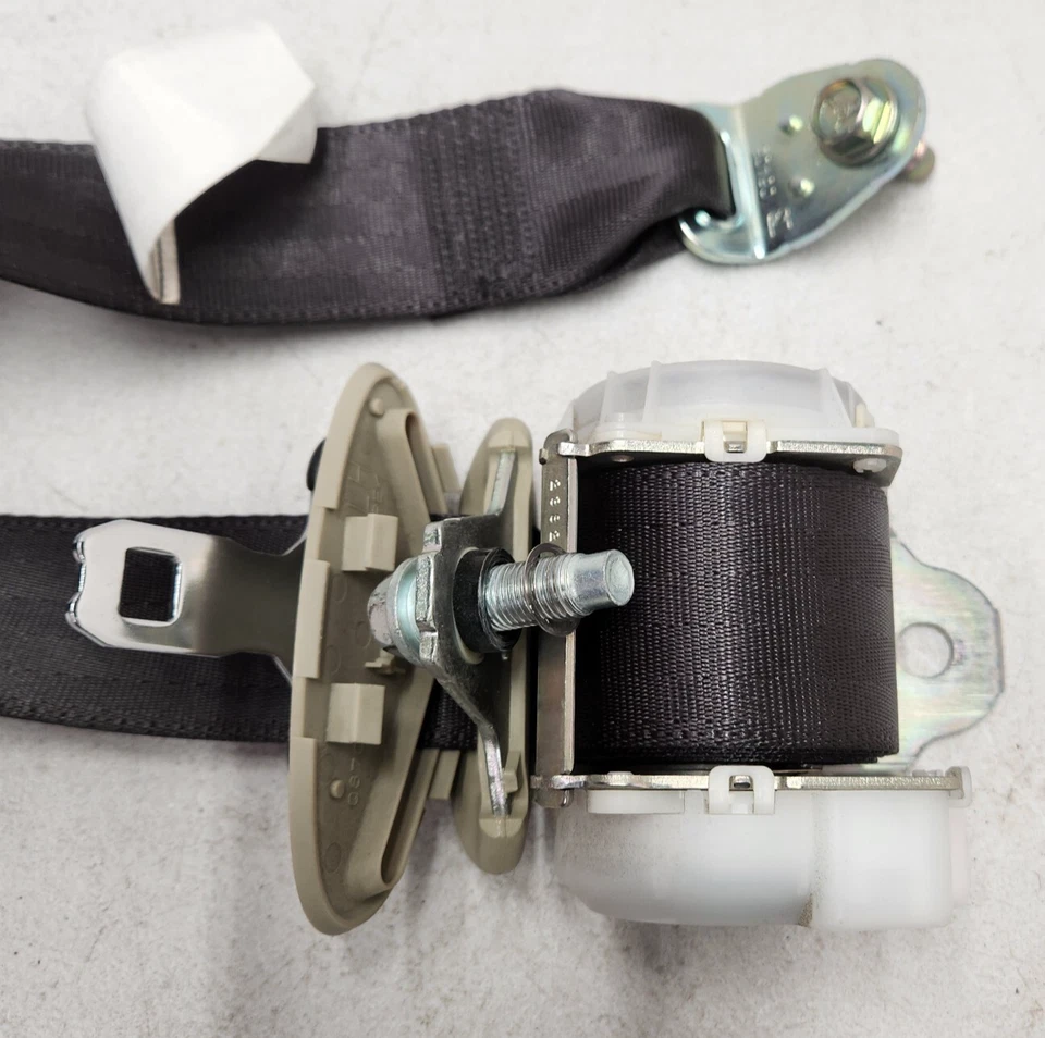 Conjunto de retrator de cinto de segurança traseiro esquerdo driver Infiniti Q60 2014 fabricante de equipamento original 88845JK67B - Imagem 4 de 4