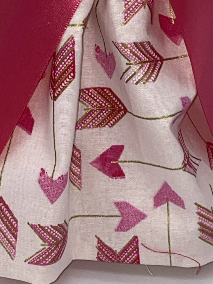 VESTIDO DE PERRO HECHO A MANO DÍA DE SAN VALENTÍN FLECHAS AMOR ARNÉS PERRO PEQUEÑO LAZO DE PELO GRATIS Foto 4 de 4