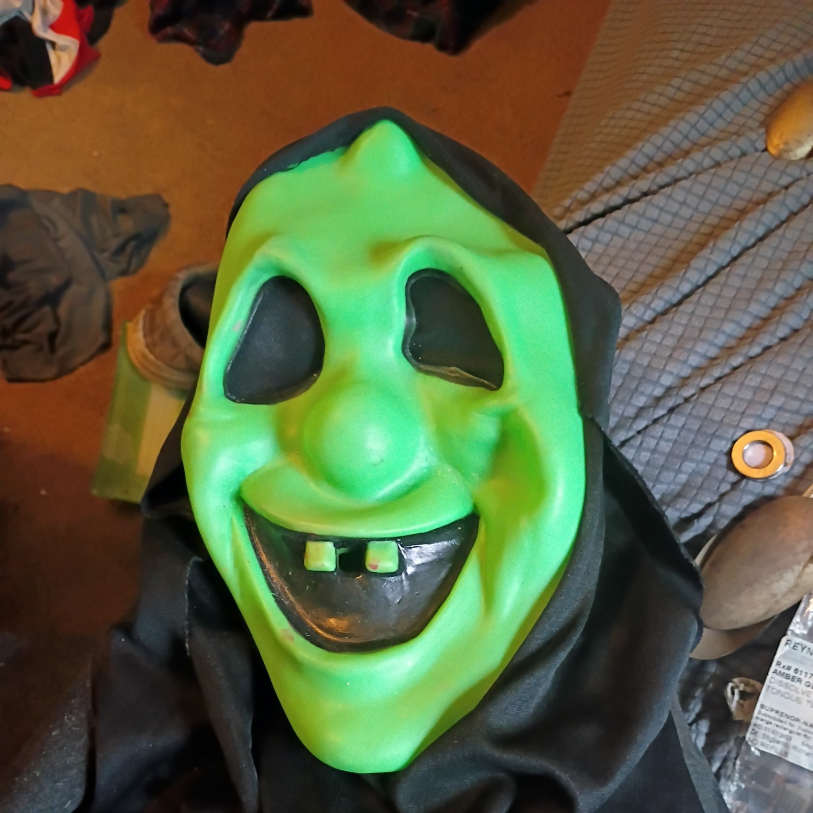 VTG Gen 1 SCREAM Green Goofy Ghost Face Mask Fun World Div Halloween