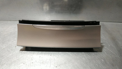 ASCHENBECHER VORNE Volkswagen Passat Variant (3C5) 2008 3C0863284 / 3C0857961