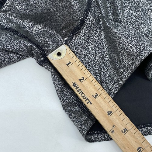 Pantaloncini Lululemon taglia 4 Speed Up Luminosity Foil nero/argento cuciture interne 4" - Foto 11 di 19