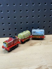 Thomas Friends Take N Play Die Cast Train Magnetic Lot Engine Salty Zoo Tanker