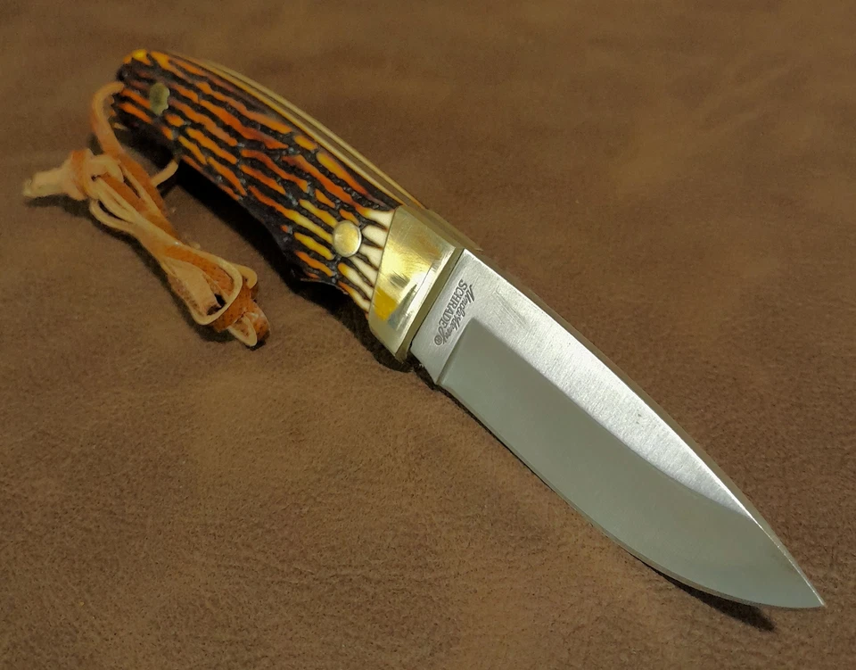 Faca de acampamento Schrade Uncle Henry Hunter mini com bainha de cinto e cabo Staglon - Imagem 4 de 4