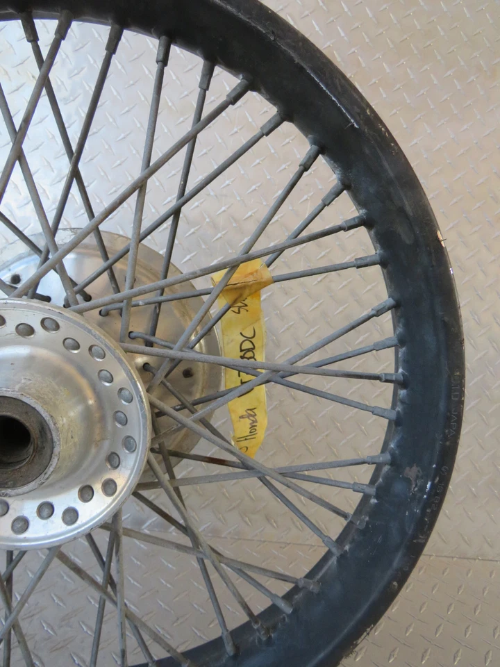 Honda VT750DC 2005 05 VT 750DC 750 Shadow Spirit llanta delantera Foto 2 de 4