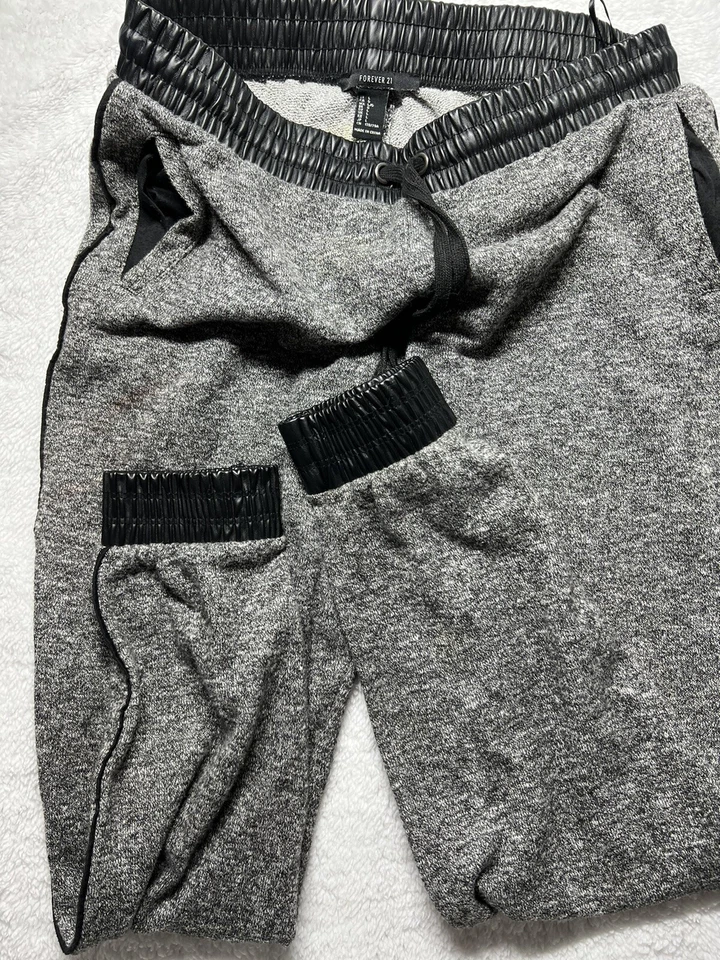 Pantalones de chándal Forever 21 para hombre negros/grises con cordón talla grande Foto 4 de 4