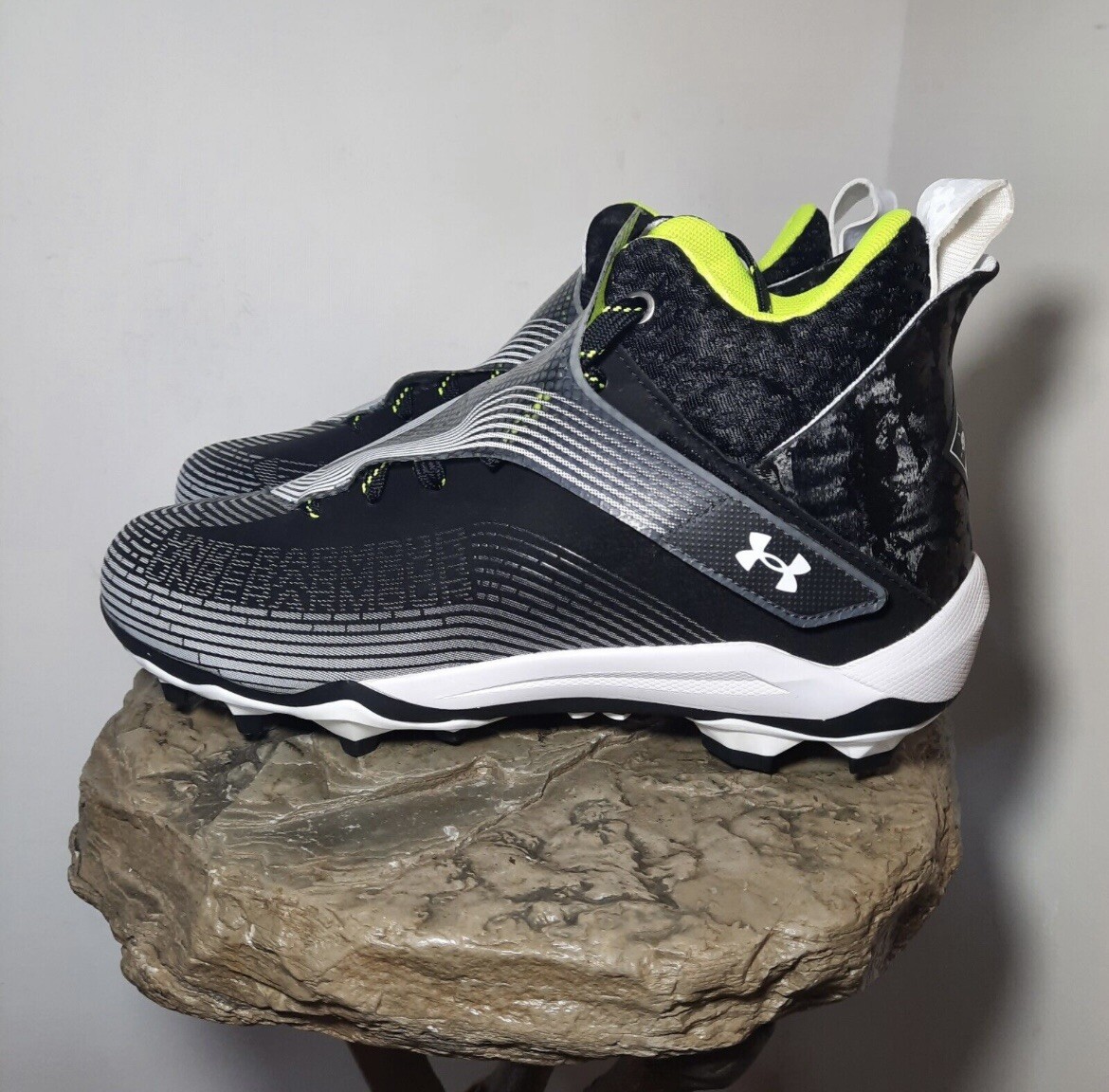 Under Armour Mens UA Highlight Hammer MC Football Cleats 