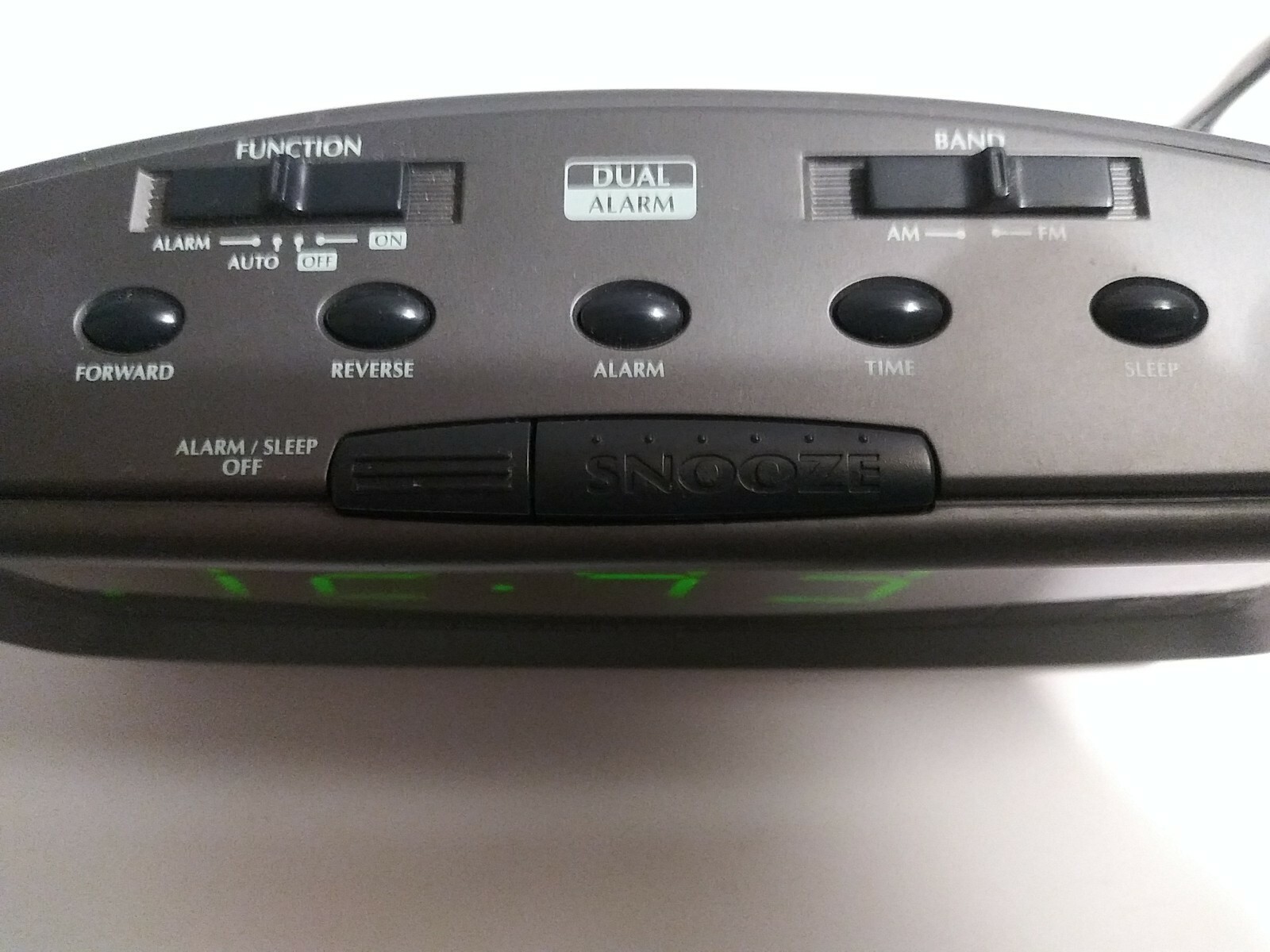Lenoxx Sound Vintage AM/FM Alarm Clock Radio Large LED Display. Tested/Works