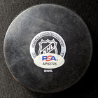 Bobby Hull Signed Blackhawks Official Puck Inscribed #9 HOF 1983 Auto PSA COA AU — photo 2