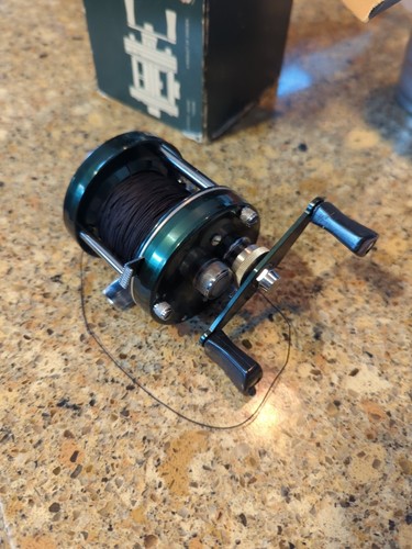 Moulinet De Pêche Vintage Abu Garcia Ambassadeur 5000-D, Couleur Verte, 3 Vis, Fabriqué En Suède - Occasion