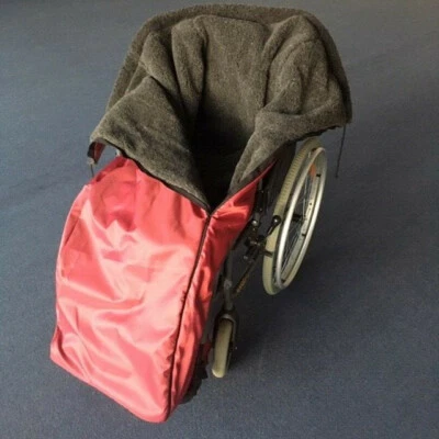 REHA4YOU Rollstuhl Schlupfsack Rollstuhlsack Webpelz Größe Senior in rot mit Rutschstopp