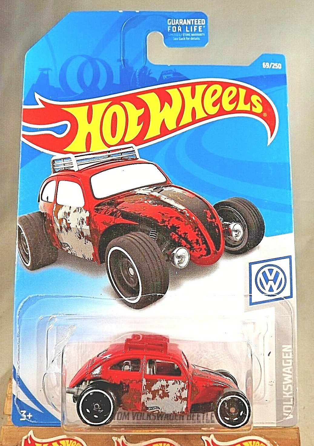 2019 Hot Wheels #69 Volkswagen 8/10 CUSTOM VOLKSWAGEN BEETLE Red Variant w/DD8Sp