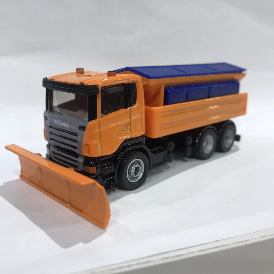 Modellino 1/87 Camion Scania Spazzaneva e spargisale    1:87 - Immagine 4 di 4