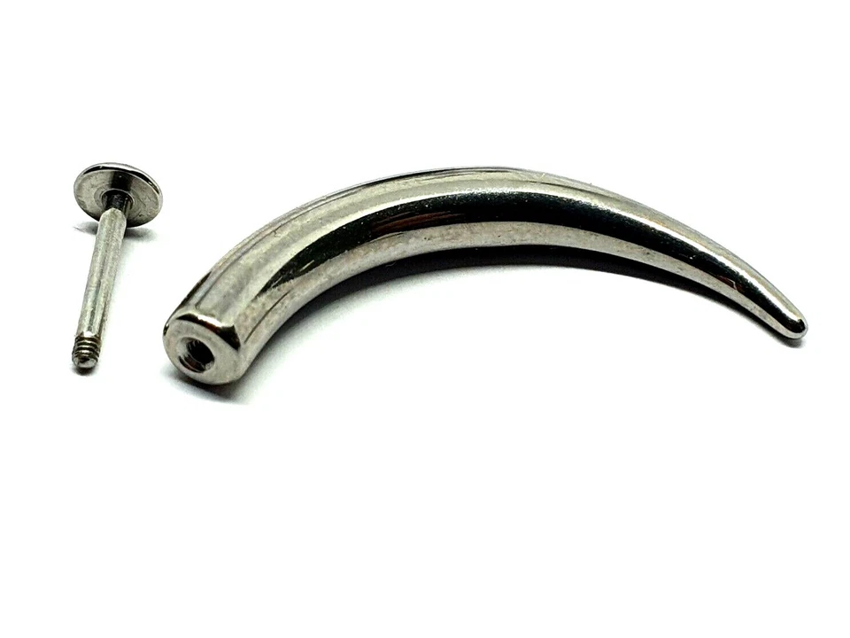 Piercing perturbado de acero Labret con espiga de cuerno grande 16 g (1,2 mm) 316 Foto 3 de 4