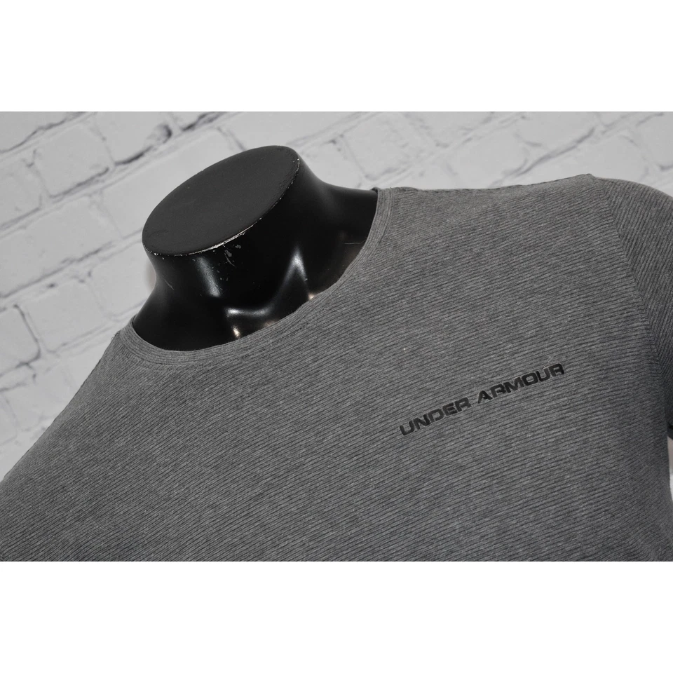 Camiseta Under Armour Tech Masculina Tamanho Grande Desempenho de Academia HeatGear Cinza - Imagem 2 de 4