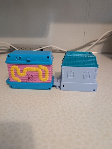 Pixel Chix Blue Mansion & Pixel Pets ™ Jammin' Hamster™ House - Picture 4 of 4
