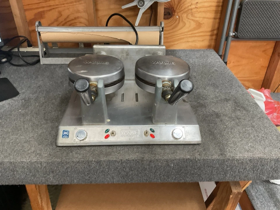 Waring Doble Gofrera Belga Clásica Comercial Panadería Doble Gofrera Foto 3 de 4