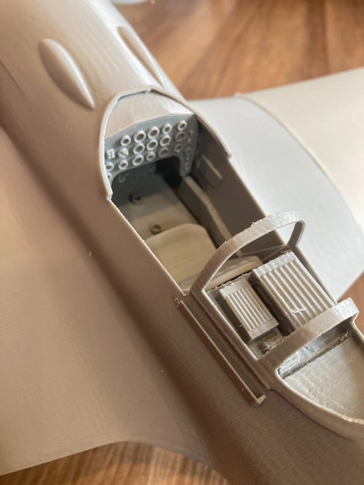 Kit modelo Lavochkin La-7 escala 1:18 - desmontado e sem pintura - Imagem 4 de 4