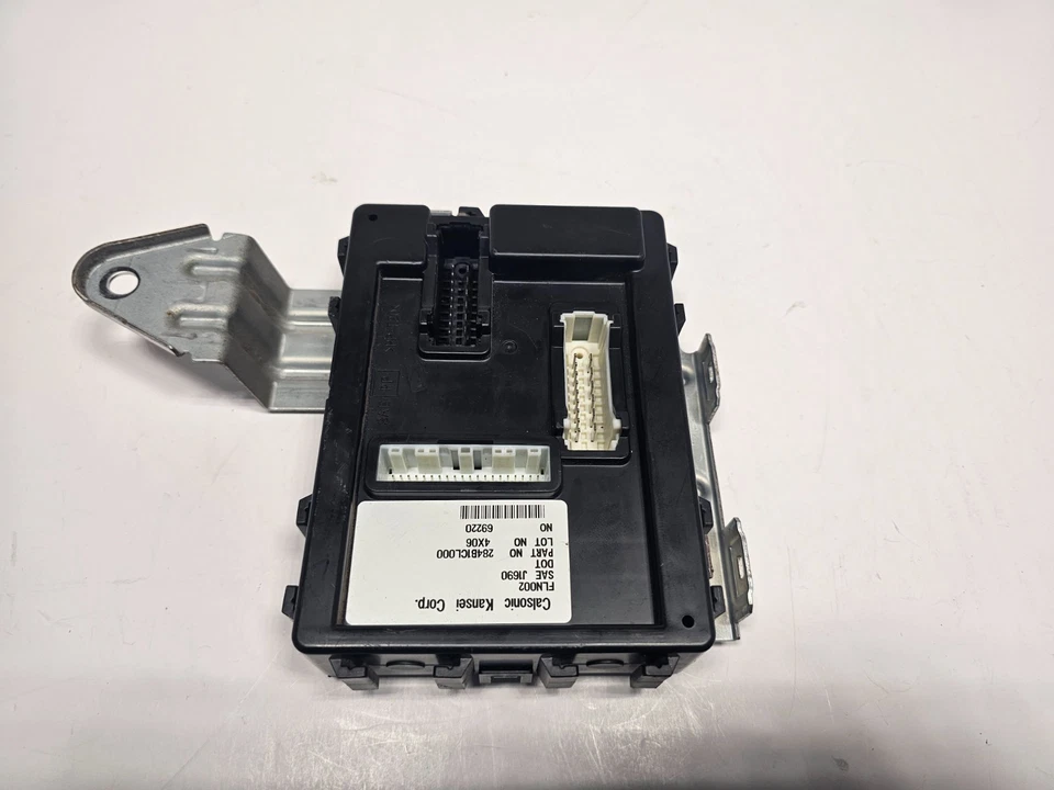 Módulo de control de carrocería Infiniti FX35 FX45 2004-2006 BCM con navegación 284B1CL000 Foto 2 de 4