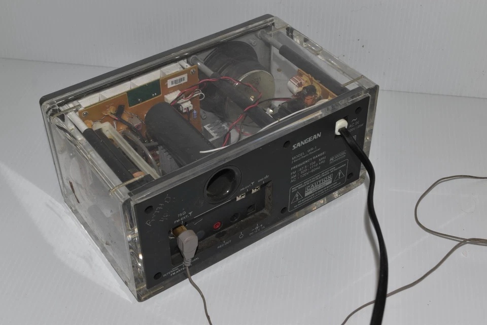 Receptor de rádio Sangean WR-1 rádio de mesa AM FM 2 bandas transparente transparente (CIJ6) - Imagem 2 de 3