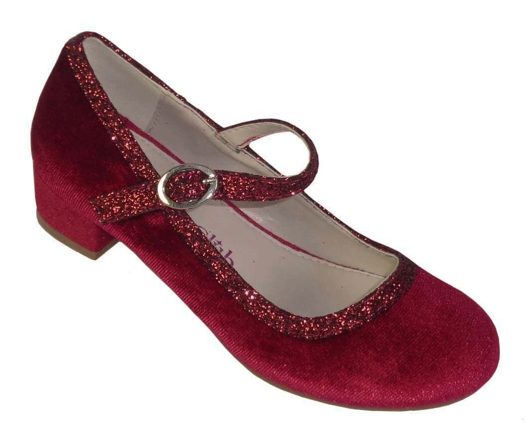 Dark red velvet shoes 2025