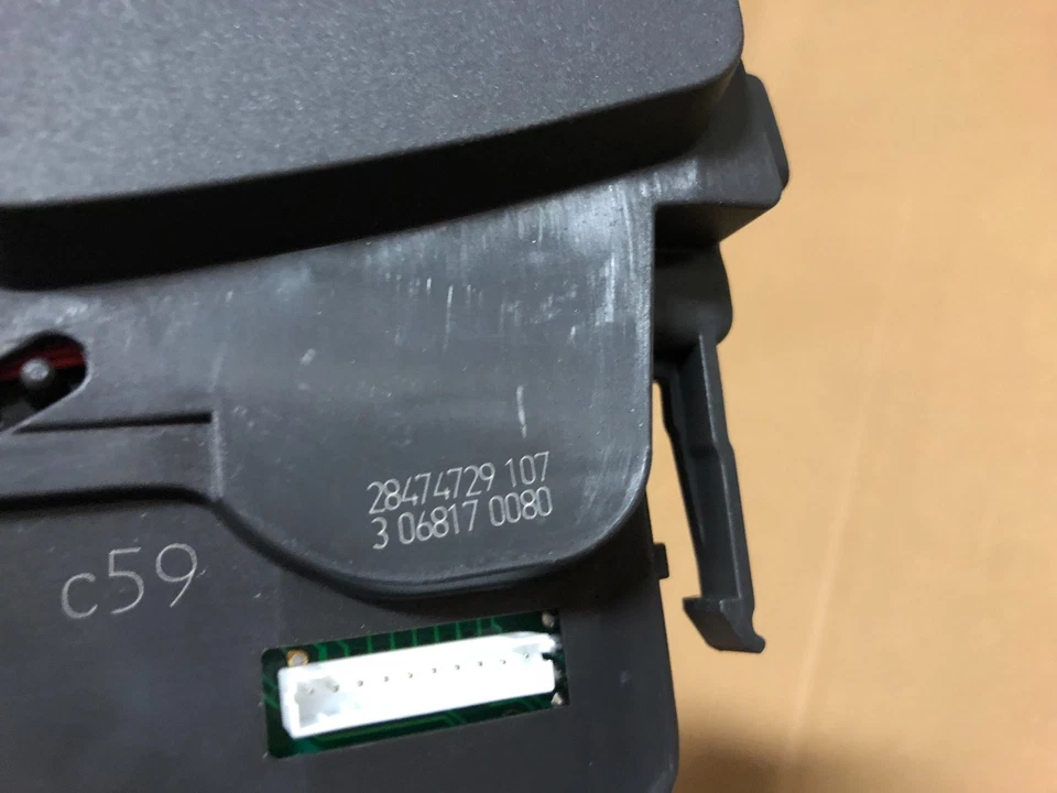 Steuerung Unter Lenkrad / Schalter Recht Scheibenwischer + Radio Renault Kangoo - Bild 3 von 3