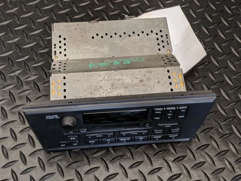 Audio Equipment Radio AM-FM Cassette-cd Control Fits 00-01 LINCOLN LS 1812364 Foto 2 de 4