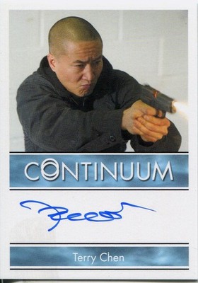 Continuum Staffel 3 Autogrammkarte Terry Chen als Curtis Chen (umrandet)