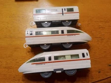 TOMY PLAIRAIL MOTORIZED & ROMANCECAR VSE BULLET TRAIN 2 Speed 3-PIECE SET WHITE