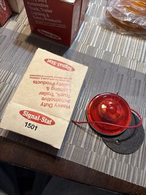 2 NOS Signal Stat 1501 Red Lens  12V Clearance Marker Lights w/Box B118