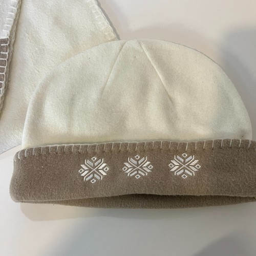 Vintage Winter Gloves Hat and Scarf Set White Cream Snowflakes Elegant Women's - Picture 5 of 9